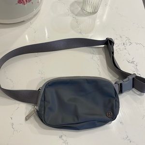 Lululemon everywhere belt bag in gray
